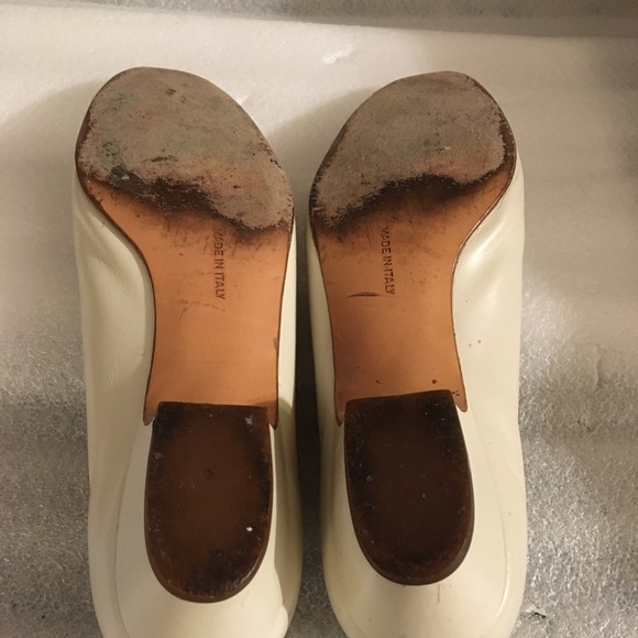 Vintage Salvatore Ferragamo Vara Bow Pumps Size 7 - Picture 6 of 8